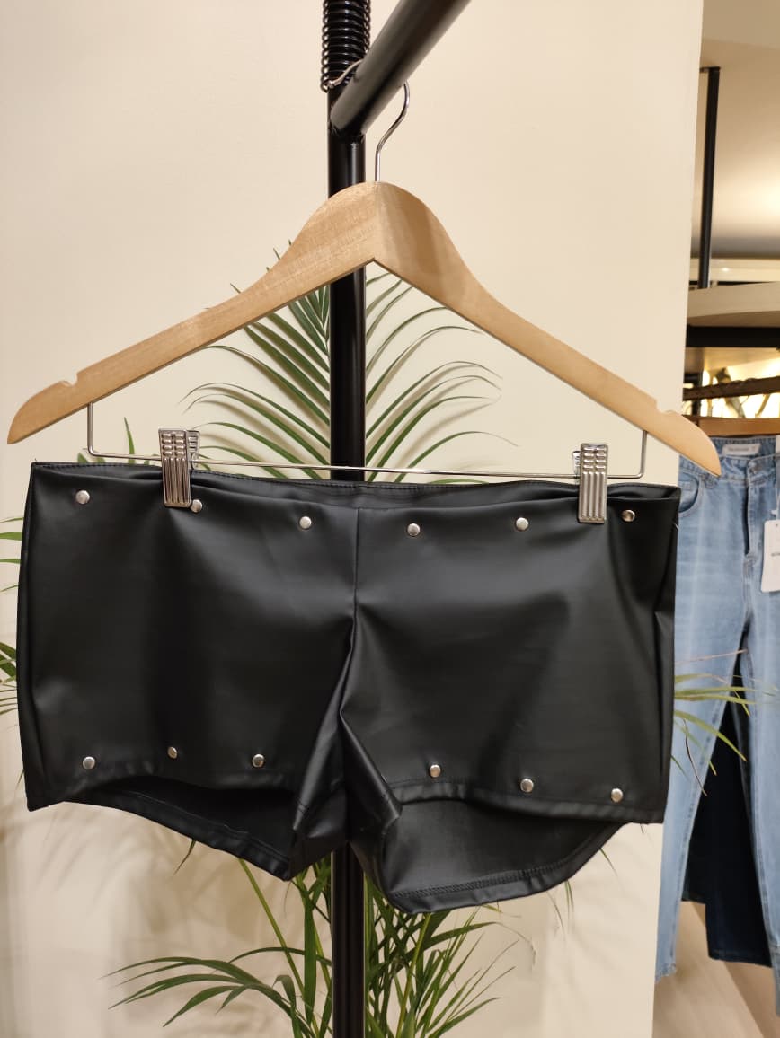 SHORT ENGOMADO
